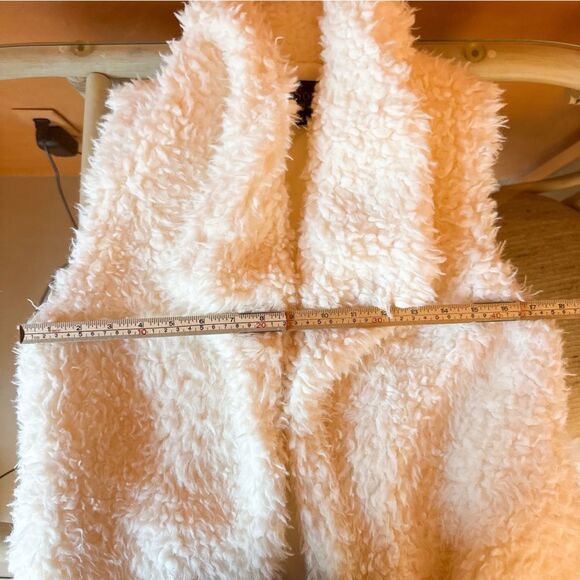 Ci Sono by Cavallini Faux Fur Vest w/ Pockets – Size S - Picture 10 of 11